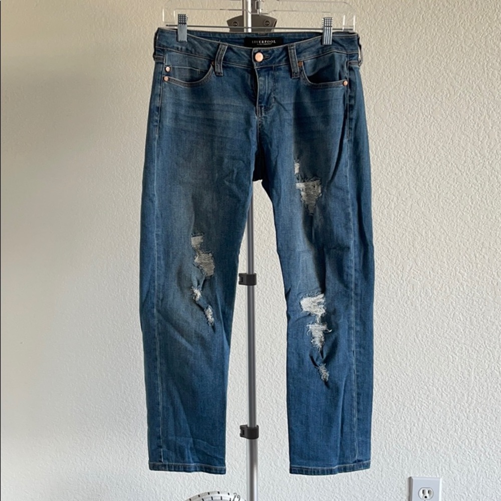 Cropped ankle distressed jeans